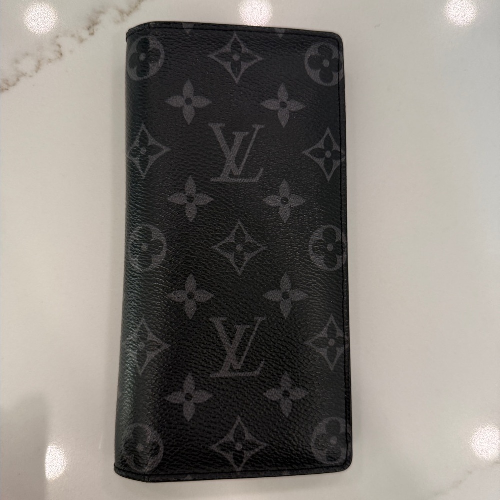 Louis vuitton men  Brazza wallet